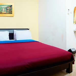 Kamar double standard